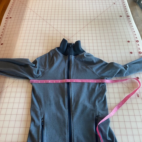 Nike Dri-fit size small stretchy athletic workout light and dark blue jacket - Picture 10 of 16
